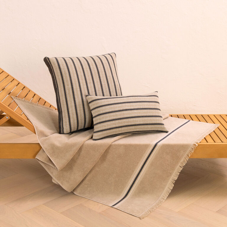 slide 3 Oasis Outdoor Decorative Pillow Cover