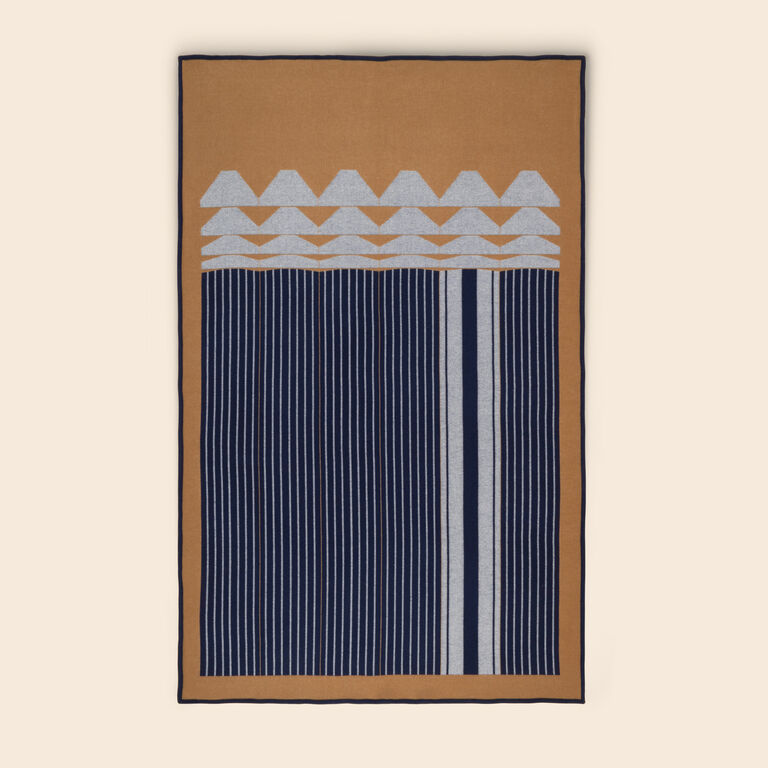 slide 2 Deco Throw 002