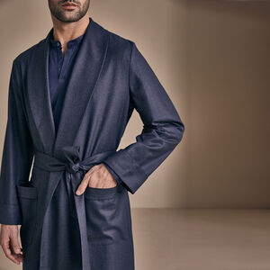 slide 4 Pilot Robe