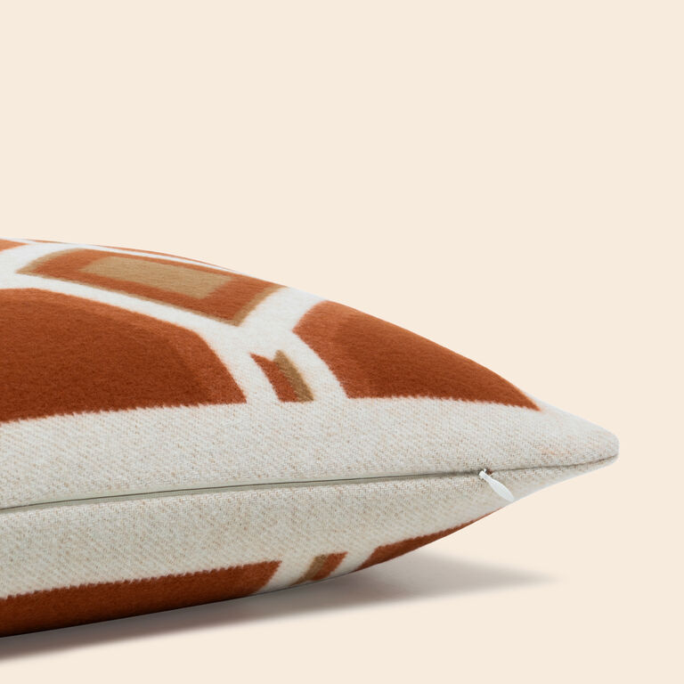 slide 2 Deco Cushion 005