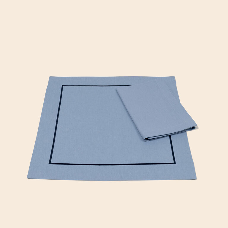 slide 3 Define Placemats and Napkins Set