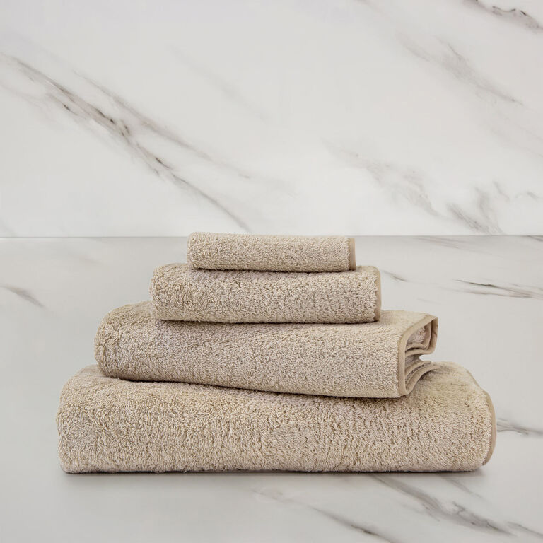 slide 1 Unito Bath Towel
